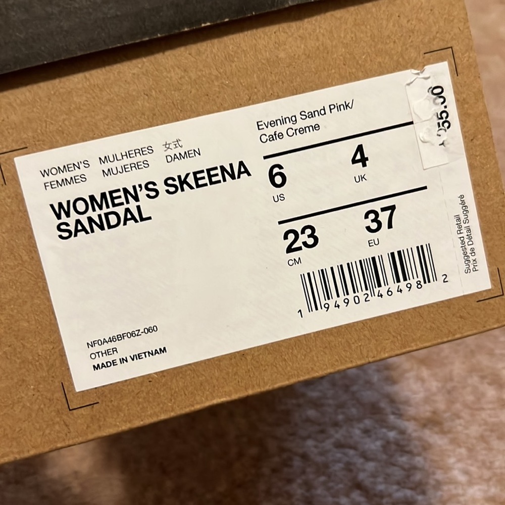 North Face NIB light pink Skeena sandals - Picture 14 of 15